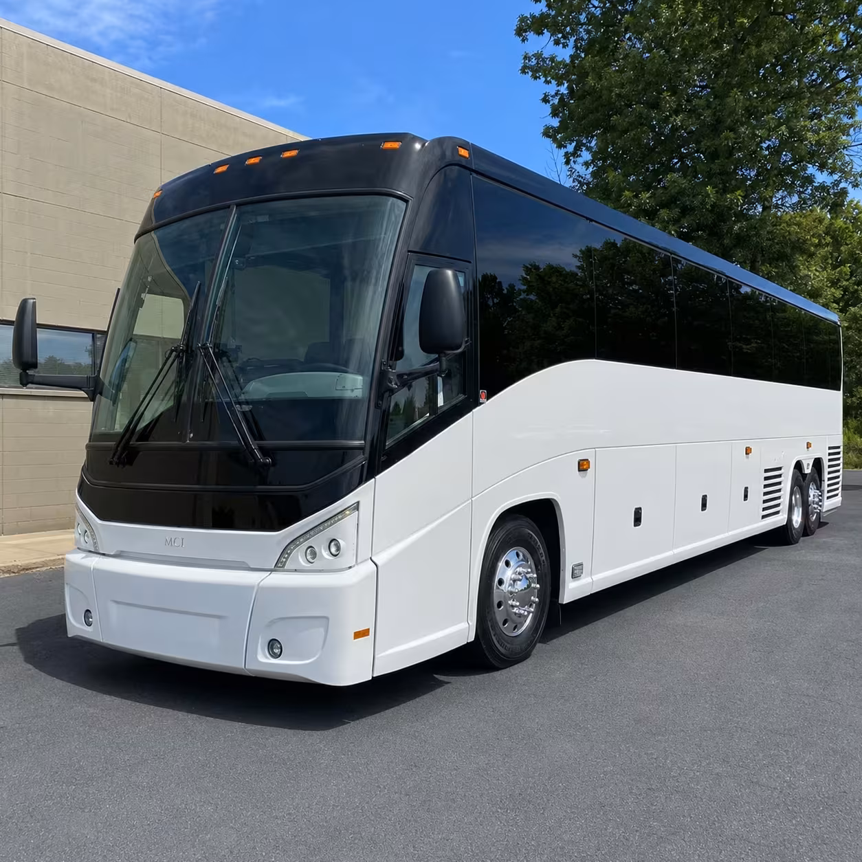 apple valley concert shuttle buses to acrisure arena