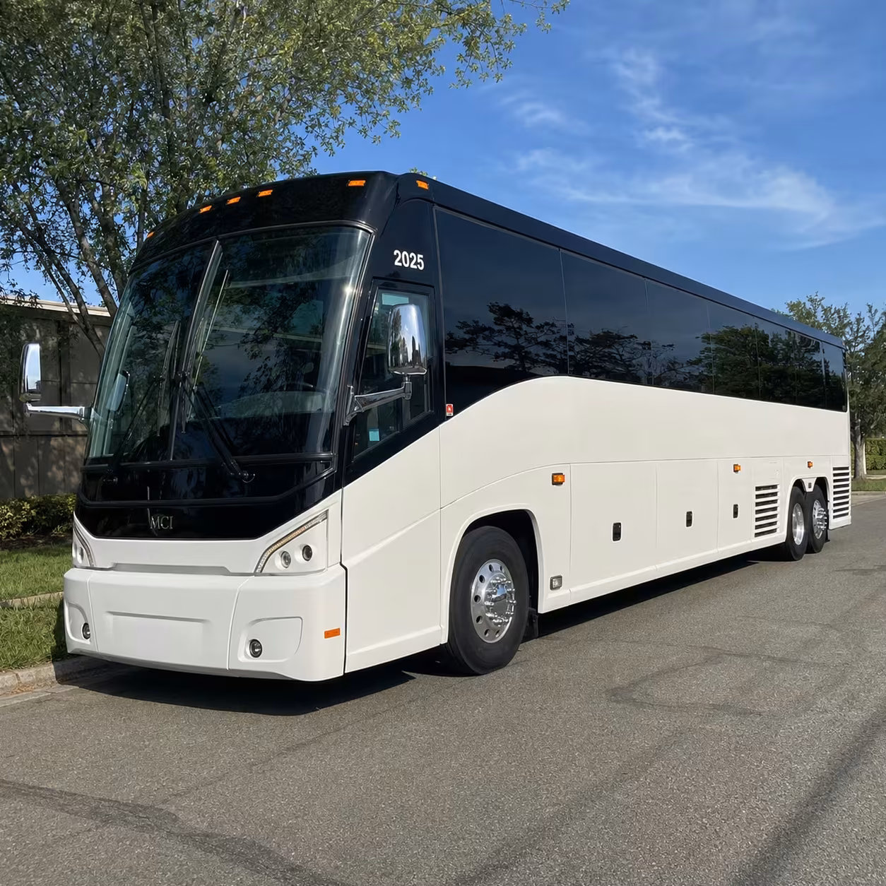 bus rentals for apple valley concerts music festival